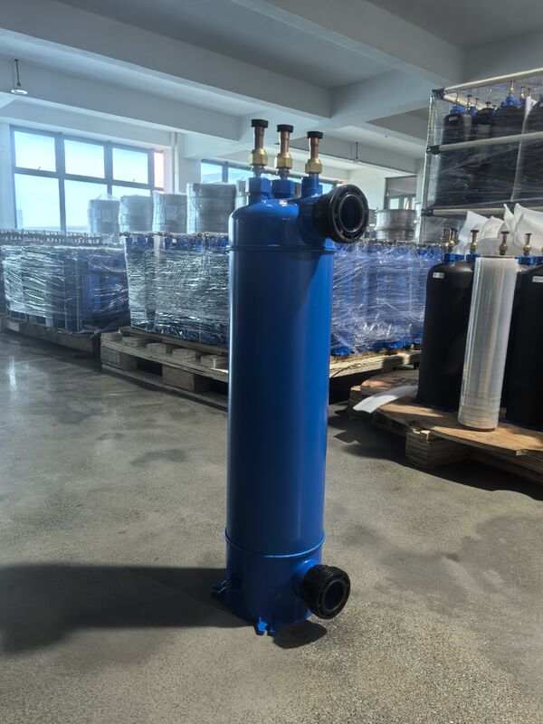 نطاق درجة حرارة العمل من 0 إلى 45 درجة مئوية مبادل حرارة حمام بحرية MHTA-7 تركيب أفقي أو عمودي يحتوي على أنبوب في بنية قشرة PVC