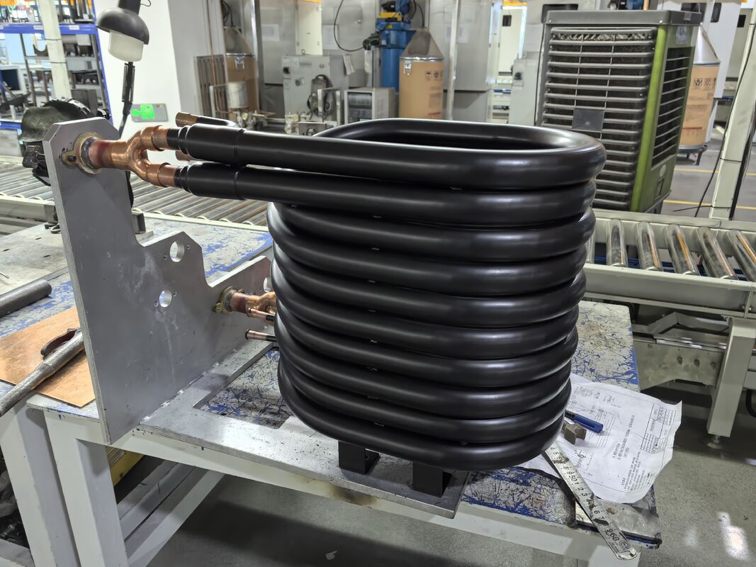 R22 نوع المبرد المتكافئ مبادل الحرارة أنبوب الطول 1 إلى 10 M نطاق الضغط 0.1 إلى 10 MPa مصمم لحلول التبريد